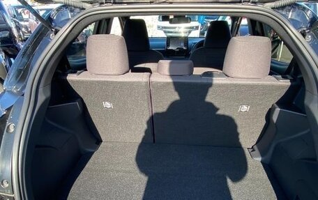 Toyota Yaris, 2022 год, 1 025 000 рублей, 19 фотография