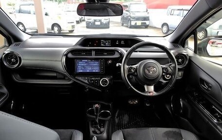 Toyota Aqua I, 2021 год, 1 250 000 рублей, 7 фотография