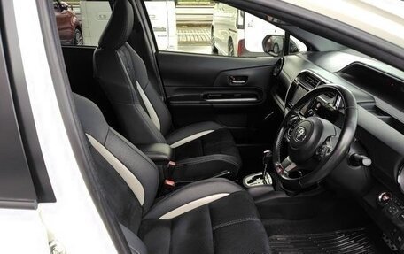 Toyota Aqua I, 2021 год, 1 250 000 рублей, 29 фотография