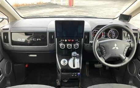 Mitsubishi Delica D:5 I, 2017 год, 2 090 000 рублей, 10 фотография