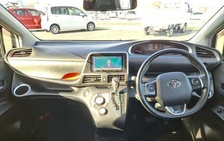 Toyota Sienta II, 2017 год, 1 020 000 рублей, 10 фотография