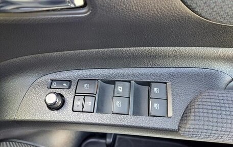 Toyota Sienta II, 2017 год, 1 020 000 рублей, 16 фотография