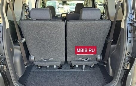 Toyota Sienta II, 2017 год, 1 020 000 рублей, 18 фотография