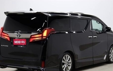 Toyota Alphard III, 2022 год, 5 750 000 рублей, 6 фотография