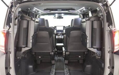 Toyota Alphard III, 2022 год, 5 750 000 рублей, 17 фотография