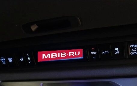 Toyota Alphard III, 2022 год, 5 750 000 рублей, 20 фотография