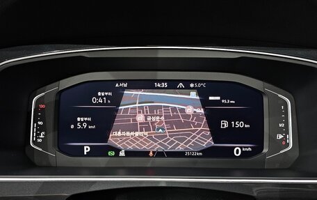 Volkswagen Tiguan II, 2022 год, 2 550 000 рублей, 11 фотография