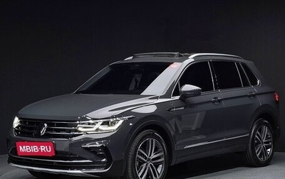 Volkswagen Tiguan II, 2022 год, 2 550 000 рублей, 1 фотография