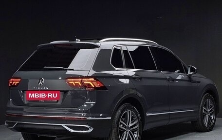 Volkswagen Tiguan II, 2022 год, 2 550 000 рублей, 5 фотография