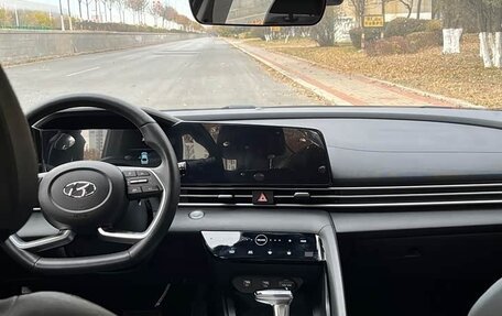 Hyundai Elantra, 2022 год, 1 190 000 рублей, 8 фотография