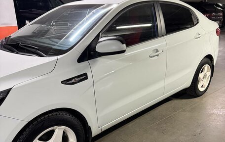 KIA Rio III рестайлинг, 2013 год, 860 000 рублей, 2 фотография