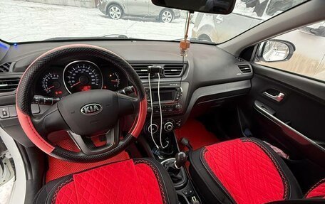 KIA Rio III рестайлинг, 2013 год, 860 000 рублей, 10 фотография