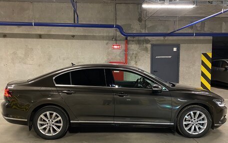 Volkswagen Passat B8 рестайлинг, 2016 год, 2 400 000 рублей, 4 фотография