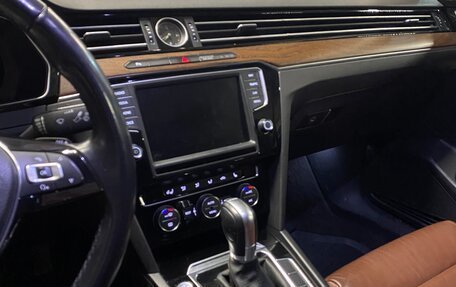 Volkswagen Passat B8 рестайлинг, 2016 год, 2 400 000 рублей, 18 фотография