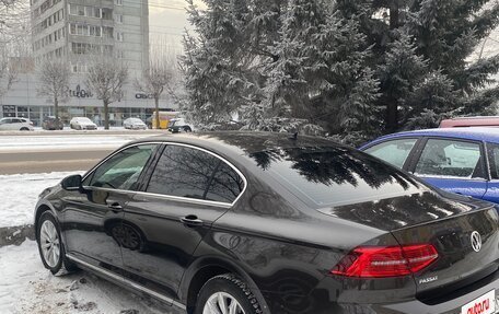 Volkswagen Passat B8 рестайлинг, 2016 год, 2 400 000 рублей, 22 фотография