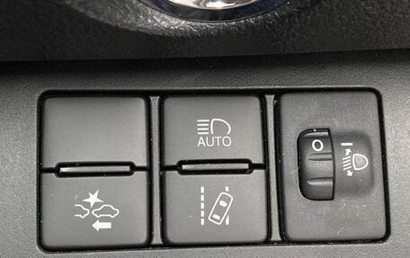 Toyota Sienta II, 2019 год, 1 198 000 рублей, 39 фотография