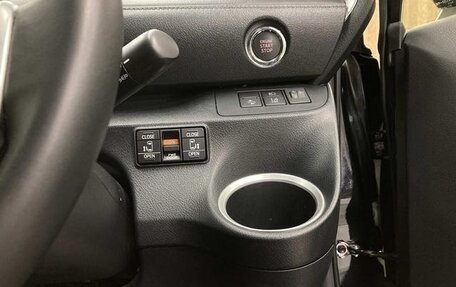 Toyota Sienta II, 2019 год, 1 198 000 рублей, 36 фотография