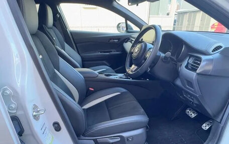 Toyota C-HR I рестайлинг, 2022 год, 1 636 000 рублей, 14 фотография