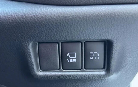 Toyota C-HR I рестайлинг, 2022 год, 1 636 000 рублей, 19 фотография