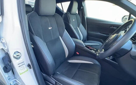 Toyota C-HR I рестайлинг, 2022 год, 1 636 000 рублей, 23 фотография