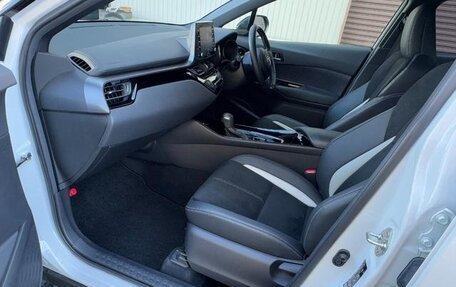 Toyota C-HR I рестайлинг, 2022 год, 1 636 000 рублей, 24 фотография