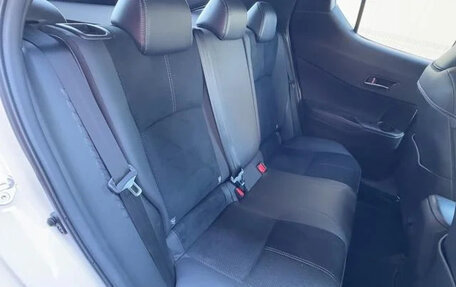 Toyota C-HR I рестайлинг, 2022 год, 1 636 000 рублей, 30 фотография