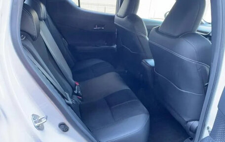 Toyota C-HR I рестайлинг, 2022 год, 1 636 000 рублей, 29 фотография