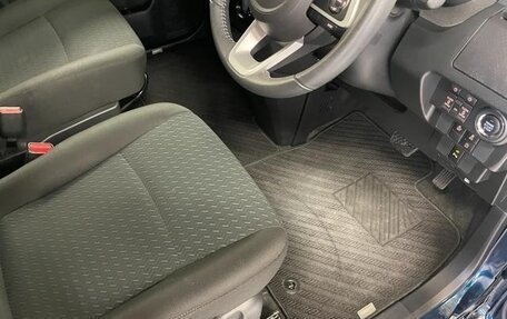 Toyota Roomy I, 2023 год, 1 165 000 рублей, 18 фотография