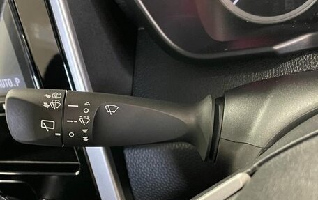 Toyota Roomy I, 2023 год, 1 165 000 рублей, 34 фотография