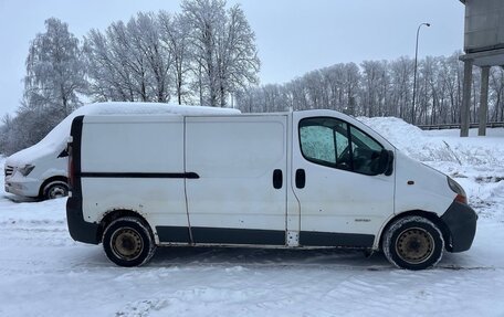 Renault Trafic, 2004 год, 630 000 рублей, 3 фотография