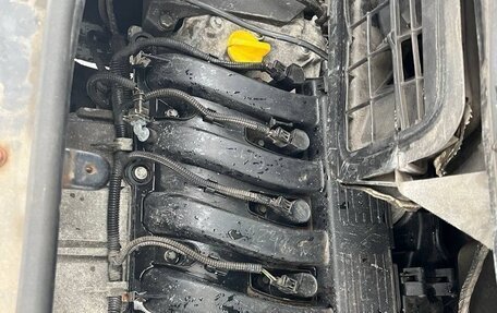 Renault Trafic, 2004 год, 630 000 рублей, 23 фотография