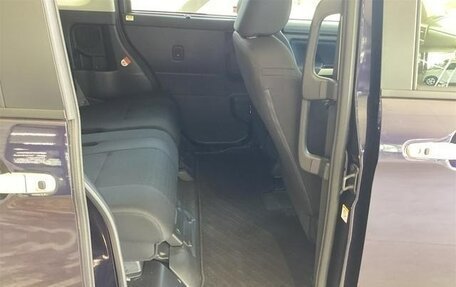 Toyota Roomy I, 2023 год, 1 020 000 рублей, 29 фотография