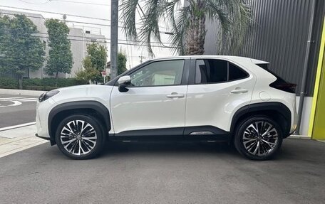 Toyota Yaris Cross, 2022 год, 1 740 000 рублей, 8 фотография