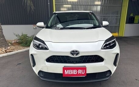 Toyota Yaris Cross, 2022 год, 1 740 000 рублей, 3 фотография