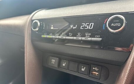 Toyota Yaris Cross, 2022 год, 1 740 000 рублей, 14 фотография