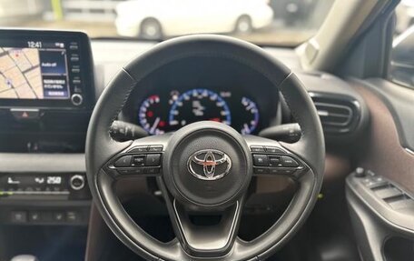 Toyota Yaris Cross, 2022 год, 1 740 000 рублей, 10 фотография