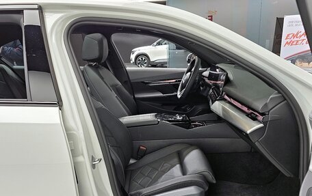 BMW 5 серия, 2025 год, 7 915 000 рублей, 3 фотография