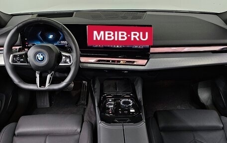 BMW 5 серия, 2025 год, 7 915 000 рублей, 4 фотография