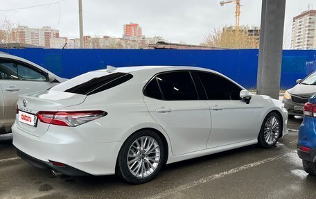 Toyota Camry, 2022 год, 3 800 000 рублей, 8 фотография