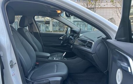 BMW 1 серия, 2022 год, 1 890 000 рублей, 15 фотография