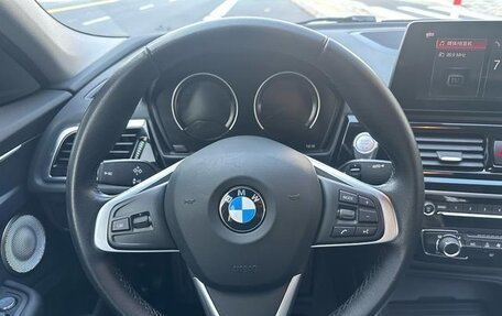 BMW 1 серия, 2022 год, 1 890 000 рублей, 14 фотография