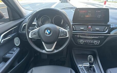 BMW 1 серия, 2022 год, 1 890 000 рублей, 13 фотография