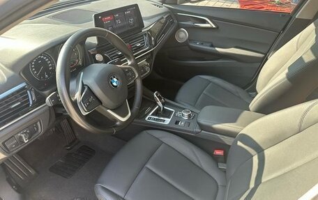 BMW 1 серия, 2022 год, 1 890 000 рублей, 10 фотография