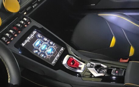 Lamborghini Huracán, 2022 год, 24 965 000 рублей, 6 фотография