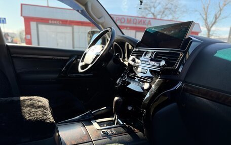 Toyota Land Cruiser 200, 2012 год, 3 750 000 рублей, 7 фотография