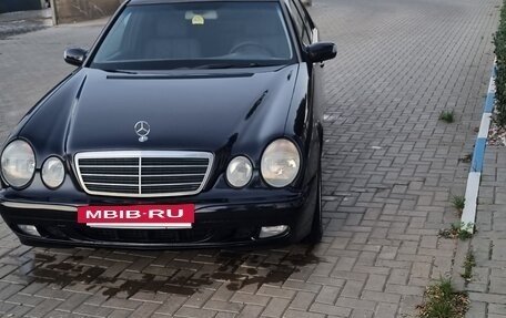 Mercedes-Benz E-Класс, 2002 год, 700 000 рублей, 2 фотография