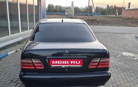 Mercedes-Benz E-Класс, 2002 год, 700 000 рублей, 4 фотография