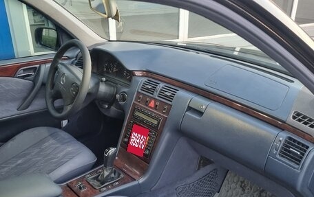 Mercedes-Benz E-Класс, 2002 год, 700 000 рублей, 6 фотография