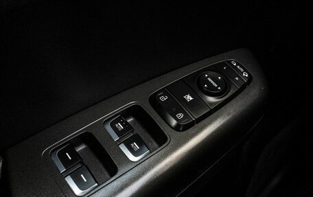 KIA Sportage IV рестайлинг, 2018 год, 2 199 000 рублей, 17 фотография