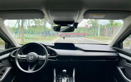 Mazda 3, 2022 год, 1 870 000 рублей, 5 фотография